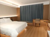 Senlan Hotel (Mancheng Huiyou Shopping Plaza) Hotels near The Seventh Hospital of Baoding