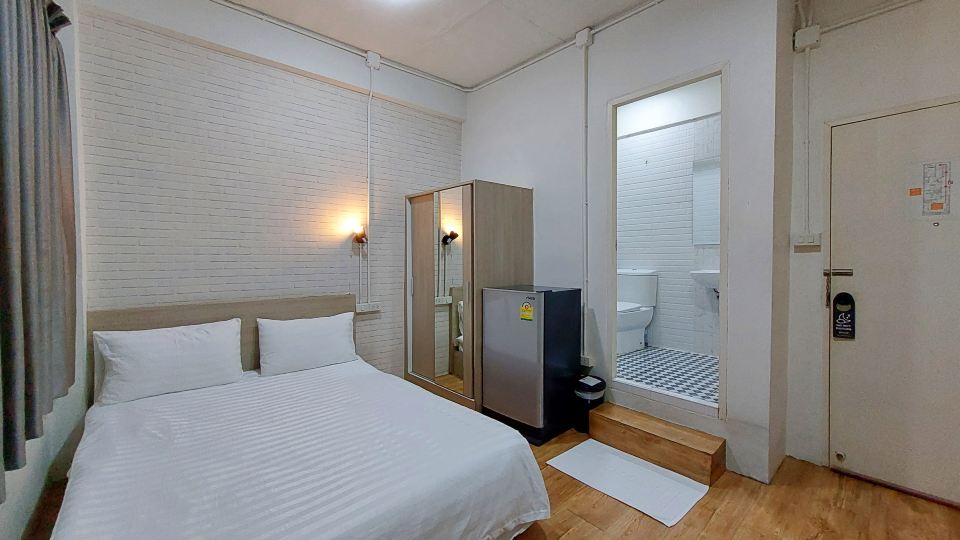 Ze Residence Bang Aor Station near by Yanhee Hospital