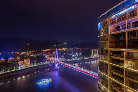 Santorini S. Santorini High Altitude River View Homestay (Chongqing Jiefangbei Hongya Cave Branch) Отели рядом с достопримечательностью «Chongqing Port No.5 Marina»