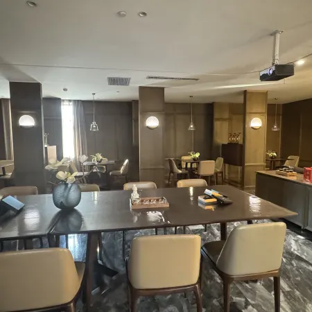 Haiyue Hotel (Harbin Sports College Nangang District Government Store)