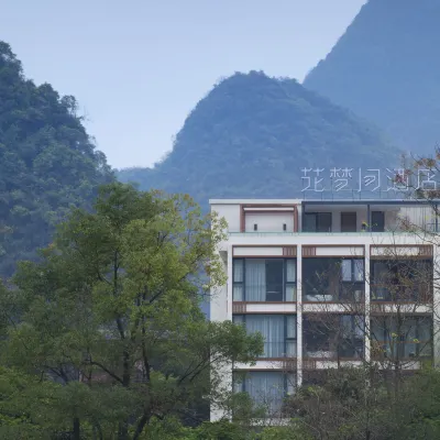 Blossom Dreams Hotel (Yangshuo Yulong River) Hotels near Green Lotus Cave
