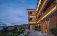 Lugu Lake Scenic Area Gutao Yuanzhu Full Lake View Waterfront Vacation Apartment