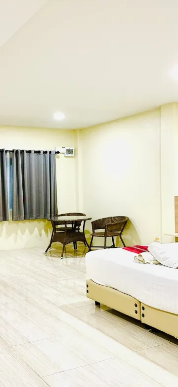 ห้องดีลักซ์ เตียงใหญ่ 1 เตียง