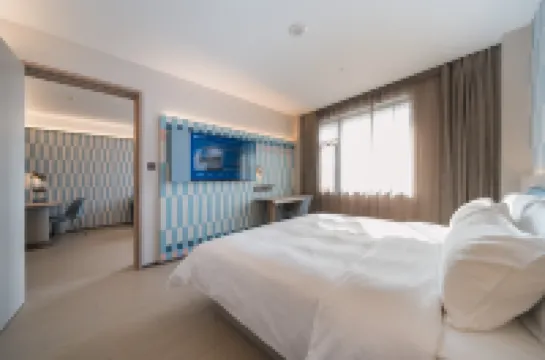 Hanting Hotel (Dehui West Station Deda Square Branch)