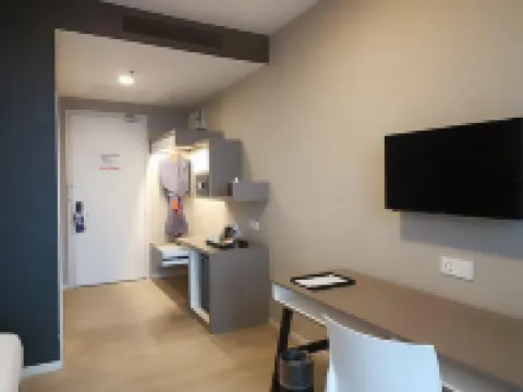 查里斯大酒店