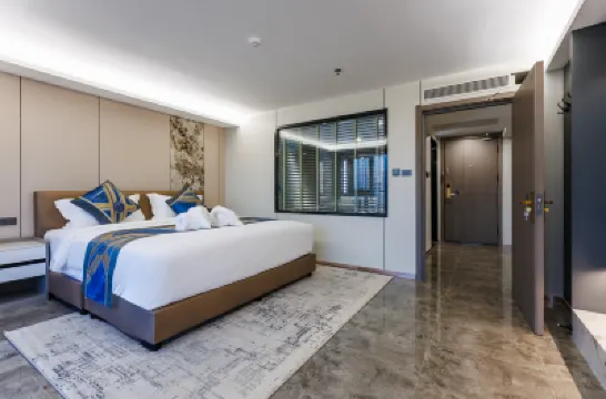 Marquis Hotel & serviced apartment Hotels near Bueng Kum
