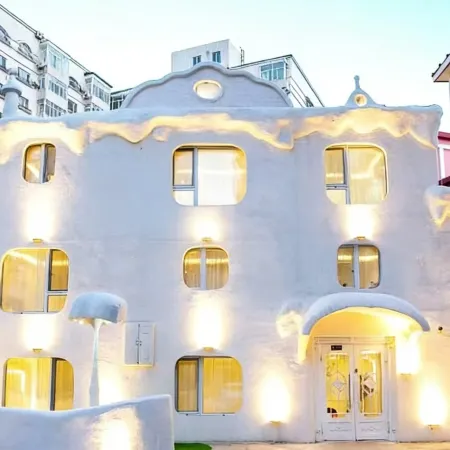 Design Guesthouse (Harbin Central Avenue Hongzhuan Street Morning Market) Отели в г. Харбин