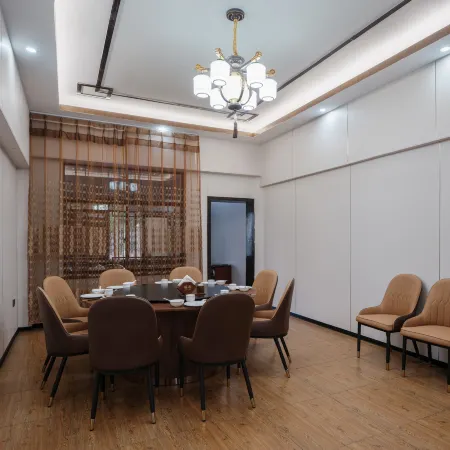 瑞葉·瀾庭酒店（臨滄鳳慶滇紅古鎮店）