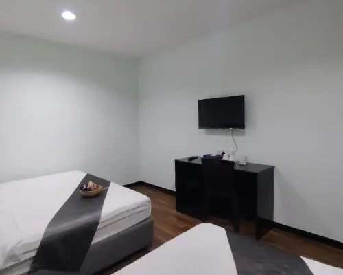 Ezzyhome Taman Molek Hotels in Tebrau