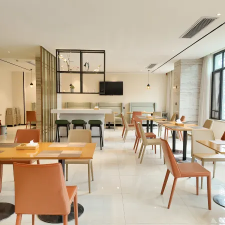 City Comfort Inn Hotel (Longzhou Zhongshan Park Zhonghua City)