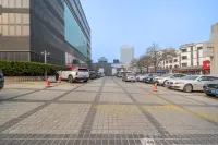濰坊国際金融ホテル（世界風箏広場世紀泰華ショッピング広場） - 駐車場