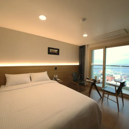 Harbor Hotel Отели рядом с достопримечательностью «Площадь Тапдонь»