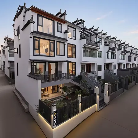Mingyaju · Warm Family Vacation Homestay (Wuyuan Cultural Square)