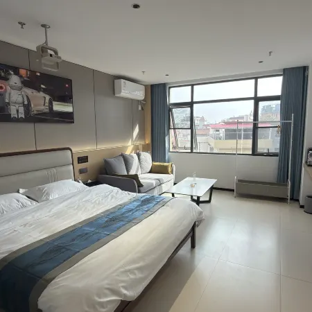 Roman Style Theme Apartment