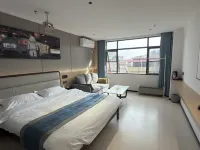Roman Style Theme Apartment - 2-Star