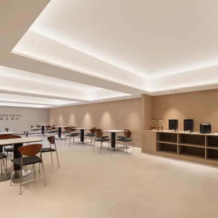 Ruize Hotel ( Gaizhou Changzheng Street)