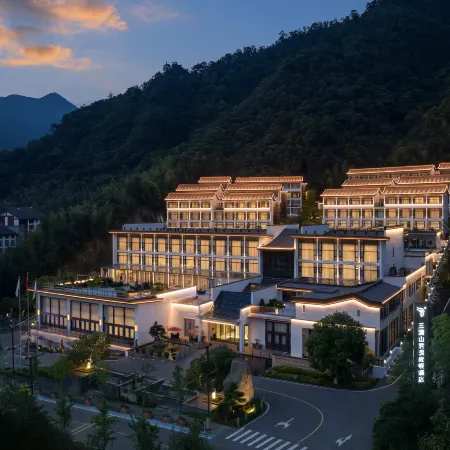 Sanqingshan Junlan Resort Hotel (Eastern Jinsha Cableway)