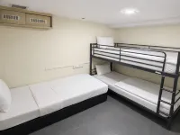 Sandpiper Hotel Hotels near Tekka Place