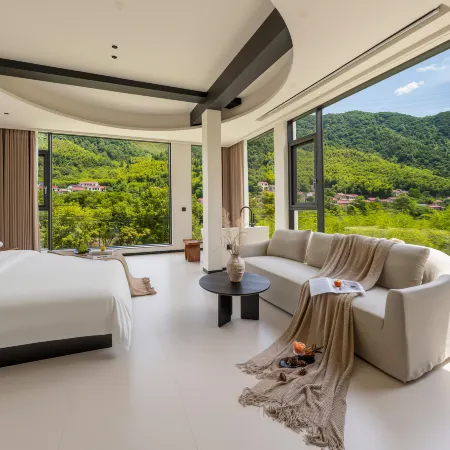 Wuyu·River | Family-Friendly Stream Trekking Luxury Homestay