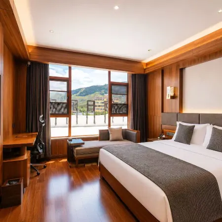 Ari Hotel