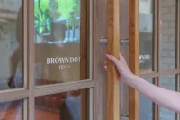 Sinchon Brown Dot Sinchon Branch - 2-Star