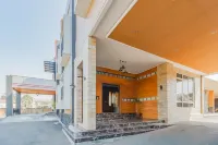 RedDoorz Resort Premium @ Sangkan Hurip Kuningan - parking