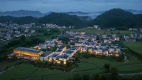 QiYunShan Tianjuli Art Resort Villa Hotel - Mountain view