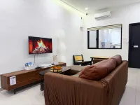 Skylight Landed Escape near KSL · Karaoke & PS4 - Villas