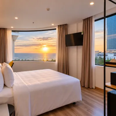 PĀMA Boutique Hotel & Bistro Hotel berhampiran My Khe Beach