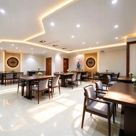 Holiday Inn (Fuyang Yingzhou District City Normal College)