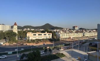 Yuehu Hotel (Guangdong Institute of Technology Gaoyao Campus)