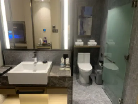 柏槿酒店（廣州天河體育中心龍口西地鐵站店） 鄰近廣東技術師範大學(西校區)的酒店