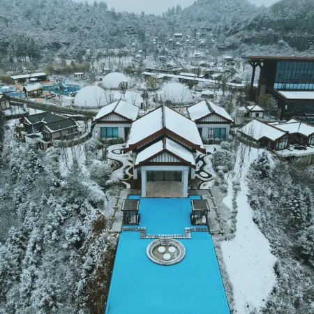 Yuncong Duohua Hot Spring Resort Center