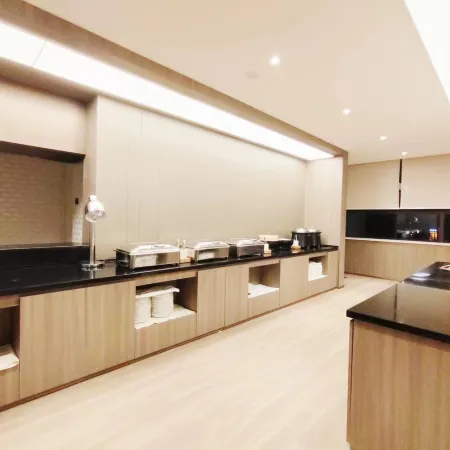 HanTing Hotel (Zhumadian Xiping Honghe Park)