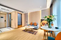 Toumi Light Luxury Hotel