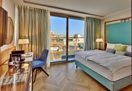 에스트 그랜드 호텔 사보이