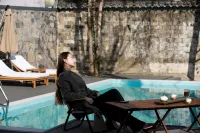 Ruo Yin•Natural Oxygen Bar Home Stay - Pools