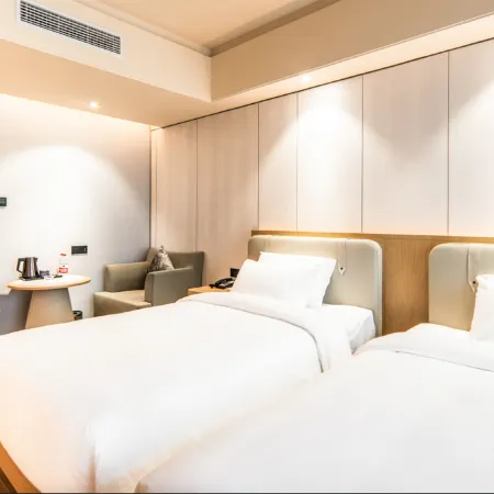 Earl Family Hotel (Ma'anshan High-Speed Railway East Station Erzhong Subway Station)