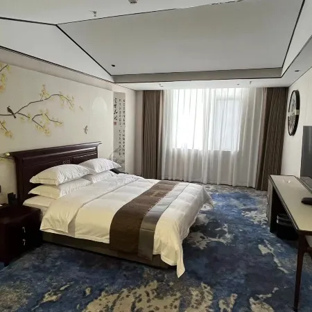 Qian Stream Grand Hotel