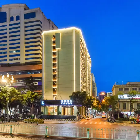 Lavande Hotel (Kunming Dongfeng Square Nanping Street) Отели рядом с достопримечательностью «Конгресс-центр Kunming Hall»