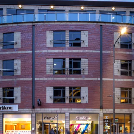 Roomzzz Leeds City Отели рядом с достопримечательностью «Биржа зерна Лидса»