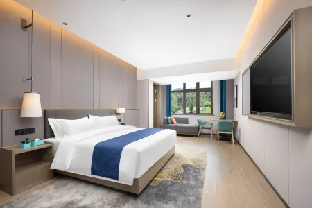 tianhai botang  hotel (balihu tiyu zhongxin  dian) Отели рядом с достопримечательностью «Haiyun Sand Beach»