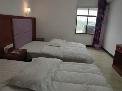 Xiuluo Xiongwei Hotel