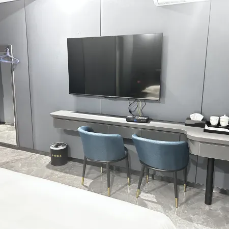 Jinbo Hotel (Liuzhou High-Speed Railway Station Wuxing Commercial Street)