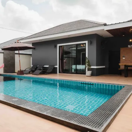 Don Teak Pool Villa