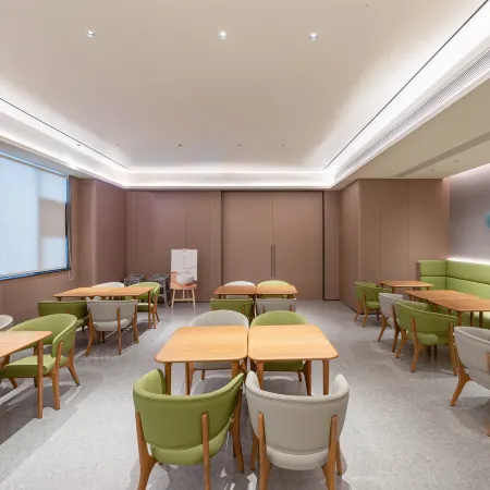 JI Hotel (Pizhou East Station Municipal Government)