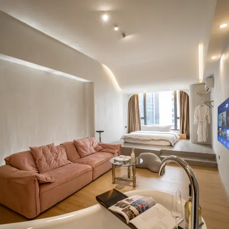 Yisu Artistichome Homestay (Zhanjiang Wanda Rongsheng Branch)