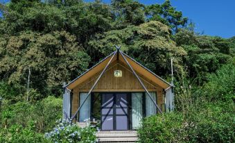 LUYINSANQIU GLAMPING RESORT