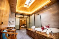 Fuxin Jiujun Hot Spring City Hotel