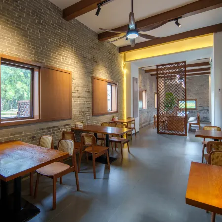 Liyuan Daoxiang Diaolou Boutique Cultural Homestay (Chikan Ancient Town Scenic Area Branch)